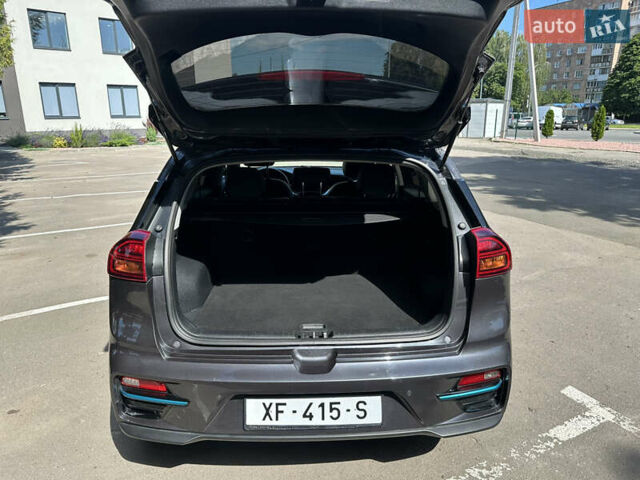 Сірий Кіа Niro, об'ємом двигуна 0 л та пробігом 143 тис. км за 17900 $, фото 15 на Automoto.ua