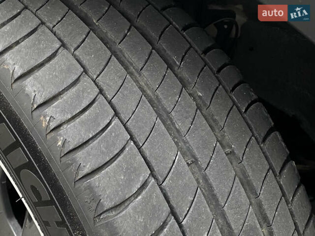 Сірий Кіа Niro, об'ємом двигуна 0 л та пробігом 63 тис. км за 20899 $, фото 28 на Automoto.ua