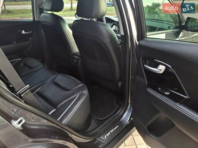 Сірий Кіа Niro, об'ємом двигуна 0 л та пробігом 126 тис. км за 20900 $, фото 33 на Automoto.ua