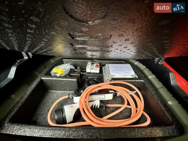 Серый Киа Niro, объемом двигателя 0 л и пробегом 109 тыс. км за 20500 $, фото 19 на Automoto.ua