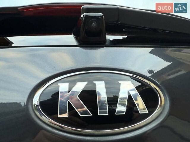 Киа Niro 2020 в Львове на Automoto.ua Серый Киа Niro, объемом двигателя 0 л и пробегом 136 тыс. км за 17950 $, фото 30 на Automoto.ua