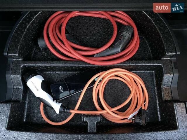 Киа Niro 2020 в Львове на Automoto.ua Серый Киа Niro, объемом двигателя 0 л и пробегом 107 тыс. км за 20950 $, фото 68 на Automoto.ua