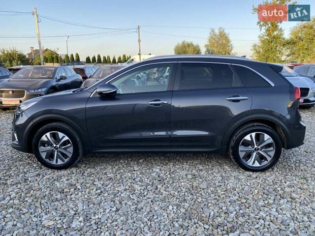 Сірий Кіа Niro, об'ємом двигуна 0 л та пробігом 107 тис. км за 21950 $, фото 14 на Automoto.ua