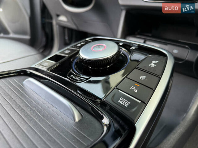 Сірий Кіа Niro, об'ємом двигуна 0 л та пробігом 70 тис. км за 19999 $, фото 68 на Automoto.ua