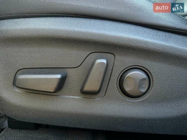 Серый Киа Niro, объемом двигателя 0 л и пробегом 97 тыс. км за 23200 $, фото 14 на Automoto.ua