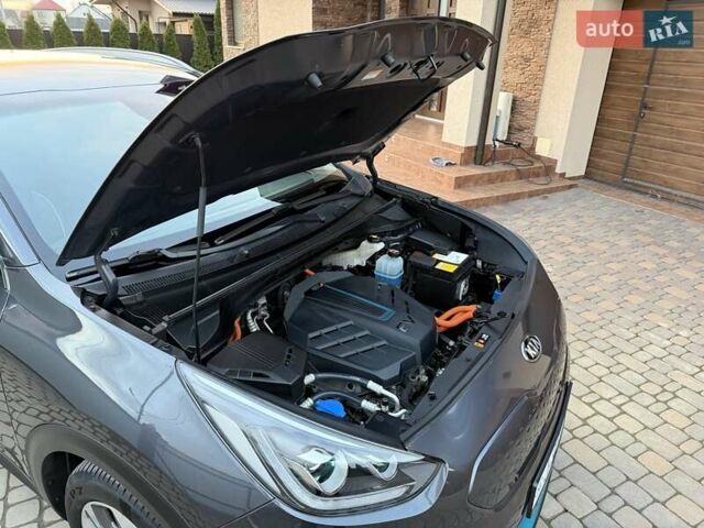 Сірий Кіа Niro, об'ємом двигуна 0 л та пробігом 118 тис. км за 20499 $, фото 99 на Automoto.ua