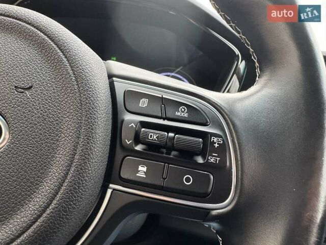 Сірий Кіа Niro, об'ємом двигуна 0 л та пробігом 118 тис. км за 19300 $, фото 83 на Automoto.ua