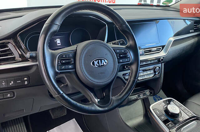 Сірий Кіа Niro, об'ємом двигуна 0 л та пробігом 158 тис. км за 19950 $, фото 5 на Automoto.ua