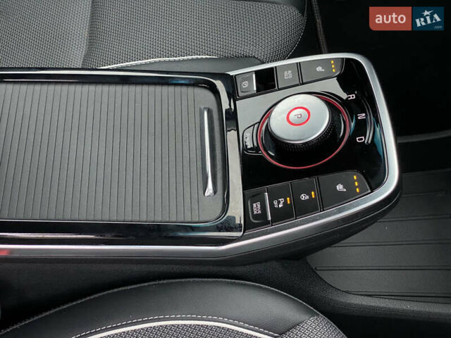 Сірий Кіа Niro, об'ємом двигуна 0 л та пробігом 63 тис. км за 20899 $, фото 41 на Automoto.ua