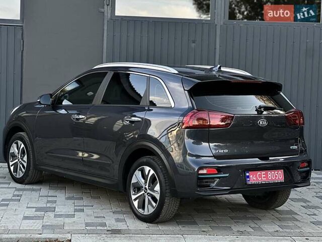 Серый Киа Niro, объемом двигателя 0 л и пробегом 88 тыс. км за 18500 $, фото 15 на Automoto.ua