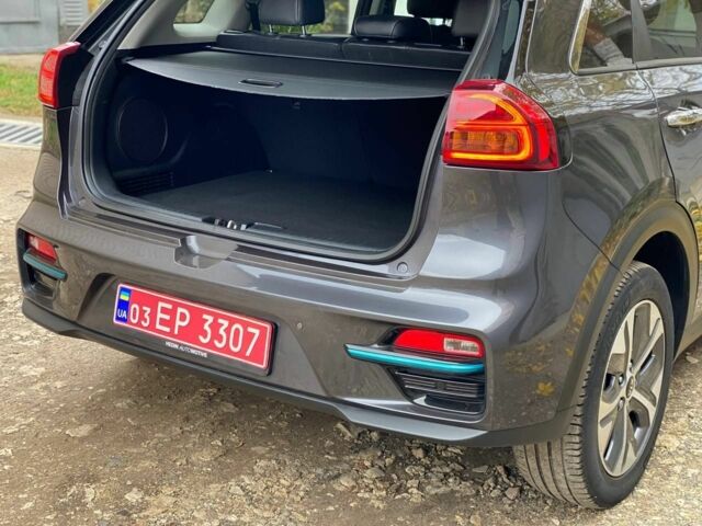 Киа Niro 2020 в Тернополе на Automoto.ua Серый Киа Niro, объемом двигателя 0 л и пробегом 149 тыс. км за 18700 $, фото 16 на Automoto.ua
