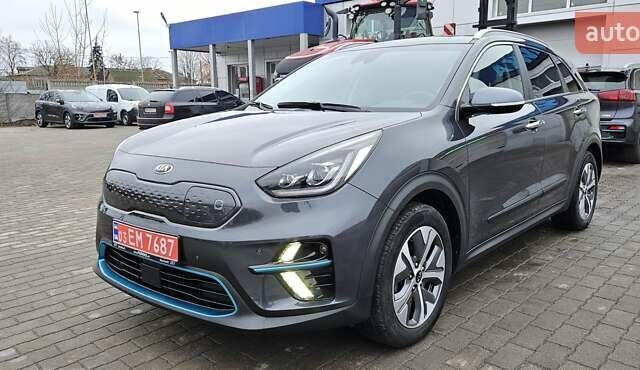 Серый Киа Niro, объемом двигателя 0 л и пробегом 108 тыс. км за 19700 $, фото 2 на Automoto.ua