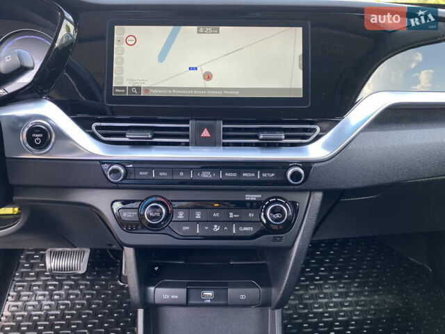 Сірий Кіа Niro, об'ємом двигуна 0 л та пробігом 116 тис. км за 21800 $, фото 66 на Automoto.ua