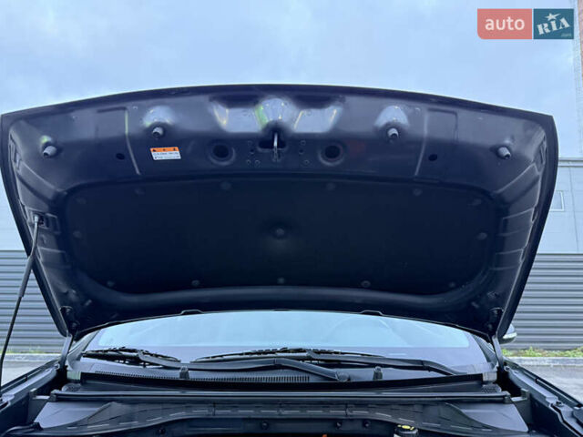 Серый Киа Niro, объемом двигателя 0 л и пробегом 165 тыс. км за 18000 $, фото 38 на Automoto.ua