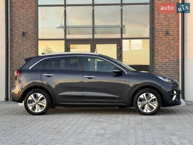 Сірий Кіа Niro, об'ємом двигуна 0 л та пробігом 135 тис. км за 17500 $, фото 22 на Automoto.ua