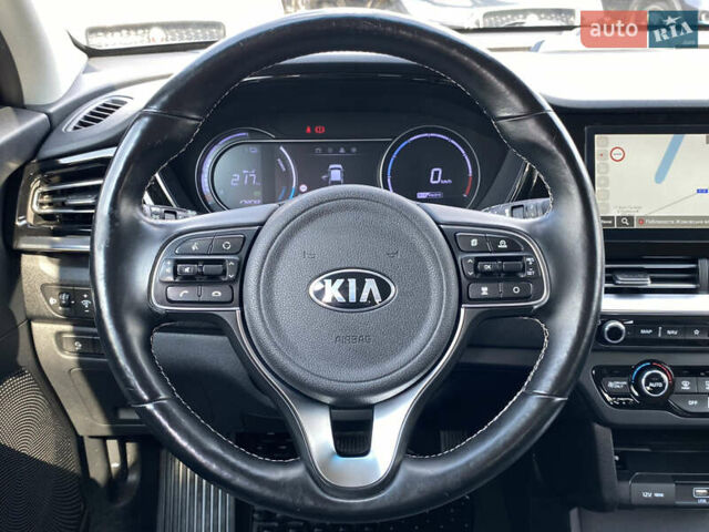 Сірий Кіа Niro, об'ємом двигуна 0 л та пробігом 116 тис. км за 21800 $, фото 47 на Automoto.ua