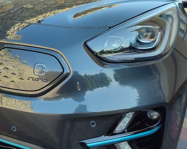 Серый Киа Niro, объемом двигателя 0 л и пробегом 49 тыс. км за 23000 $, фото 8 на Automoto.ua