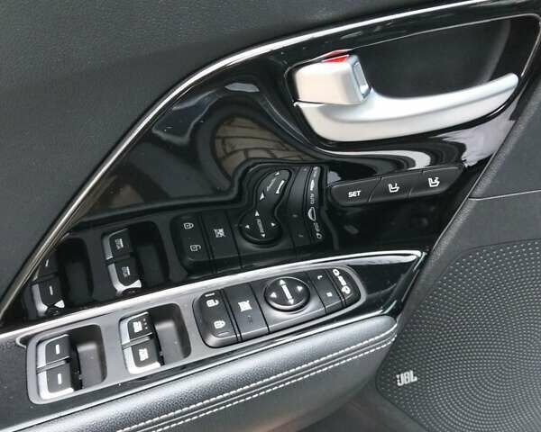 Серый Киа Niro, объемом двигателя 0 л и пробегом 85 тыс. км за 18750 $, фото 14 на Automoto.ua