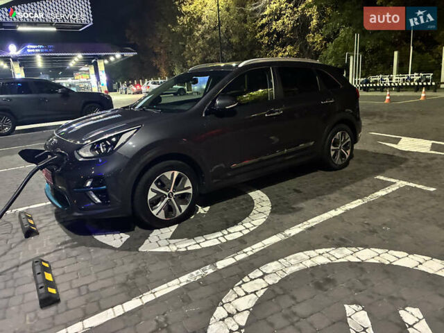 Серый Киа Niro, объемом двигателя 0 л и пробегом 116 тыс. км за 17999 $, фото 10 на Automoto.ua