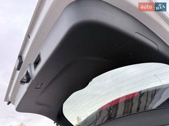 Серый Киа Niro, объемом двигателя 0 л и пробегом 126 тыс. км за 21500 $, фото 34 на Automoto.ua