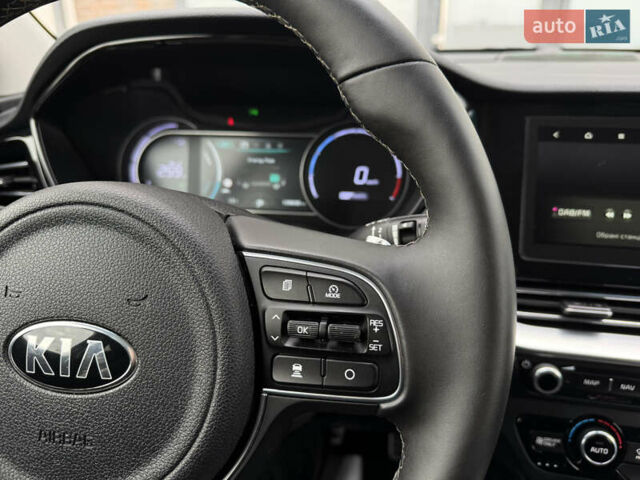 Серый Киа Niro, объемом двигателя 0 л и пробегом 139 тыс. км за 18900 $, фото 76 на Automoto.ua