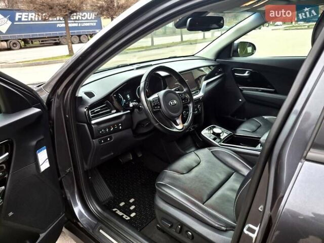 Серый Киа Niro, объемом двигателя 0 л и пробегом 115 тыс. км за 20300 $, фото 14 на Automoto.ua