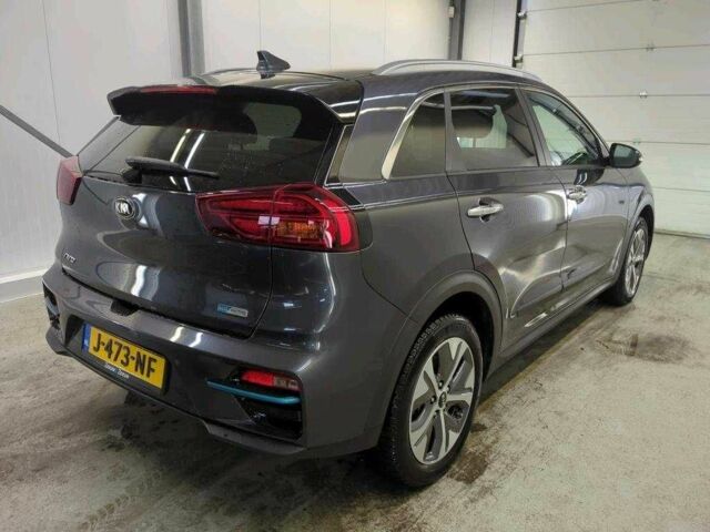 Серый Киа Niro, объемом двигателя 0 л и пробегом 79 тыс. км за 16200 $, фото 2 на Automoto.ua