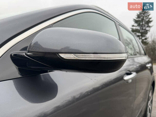 Серый Киа Niro, объемом двигателя 0 л и пробегом 158 тыс. км за 17750 $, фото 30 на Automoto.ua