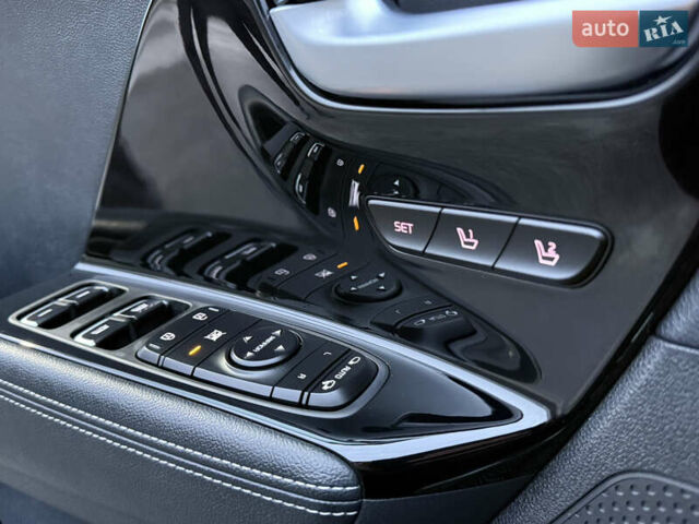 Серый Киа Niro, объемом двигателя 0 л и пробегом 165 тыс. км за 18000 $, фото 63 на Automoto.ua