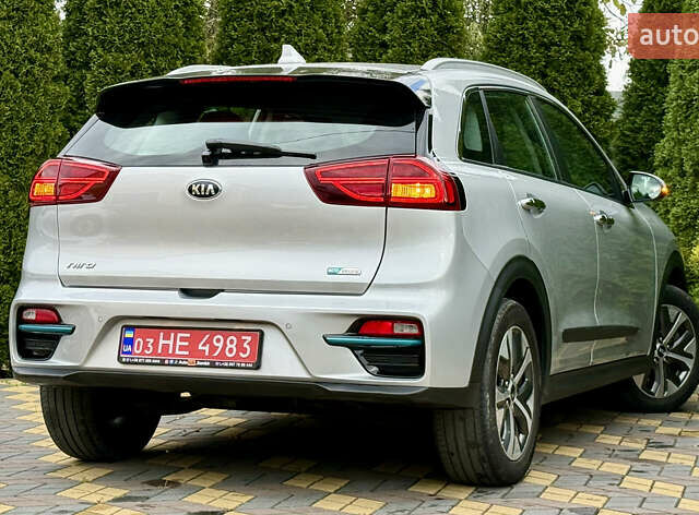 Киа Niro 2020 в Самборе на Automoto.ua Серый Киа Niro, объемом двигателя 0 л и пробегом 59 тыс. км за 20700 $, фото 6 на Automoto.ua