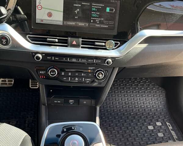 Сірий Кіа Niro, об'ємом двигуна 0 л та пробігом 112 тис. км за 18900 $, фото 20 на Automoto.ua