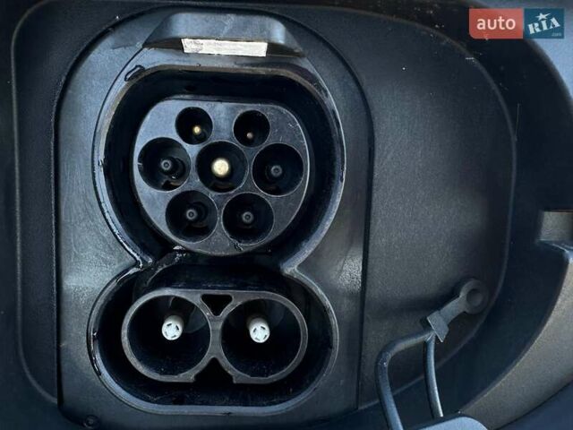 Сірий Кіа Niro, об'ємом двигуна 0 л та пробігом 58 тис. км за 23400 $, фото 29 на Automoto.ua