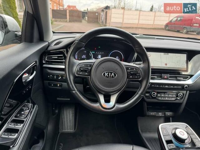 Сірий Кіа Niro, об'ємом двигуна 0 л та пробігом 118 тис. км за 19300 $, фото 77 на Automoto.ua