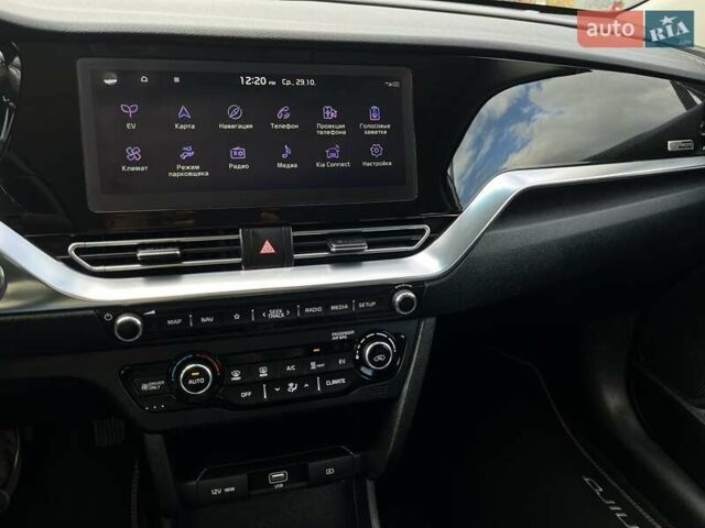 Серый Киа Niro, объемом двигателя 0 л и пробегом 72 тыс. км за 19750 $, фото 27 на Automoto.ua
