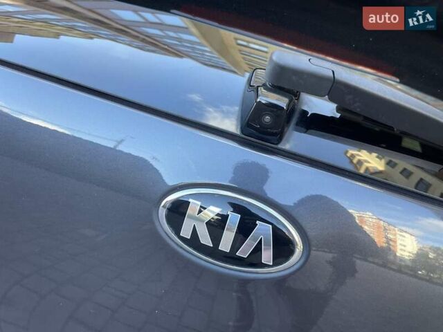 Серый Киа Niro, объемом двигателя 0 л и пробегом 125 тыс. км за 19250 $, фото 33 на Automoto.ua