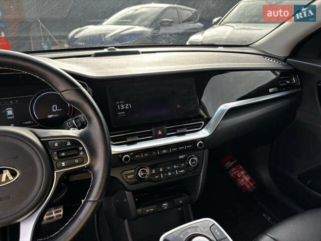Серый Киа Niro, объемом двигателя 0 л и пробегом 110 тыс. км за 21200 $, фото 33 на Automoto.ua