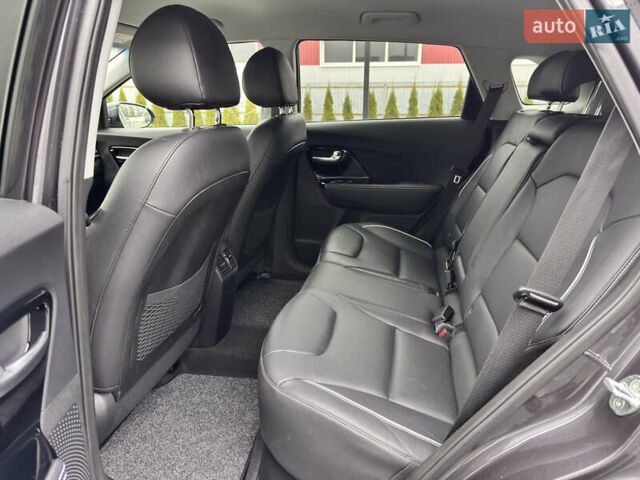 Серый Киа Niro, объемом двигателя 0 л и пробегом 77 тыс. км за 19500 $, фото 21 на Automoto.ua