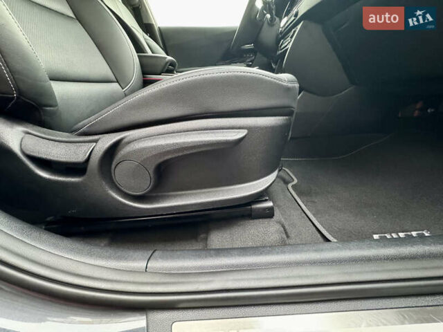 Серый Киа Niro, объемом двигателя 0 л и пробегом 109 тыс. км за 20500 $, фото 28 на Automoto.ua