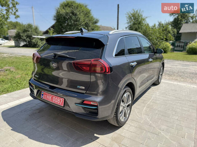 Серый Киа Niro, объемом двигателя 0 л и пробегом 133 тыс. км за 19553 $, фото 3 на Automoto.ua