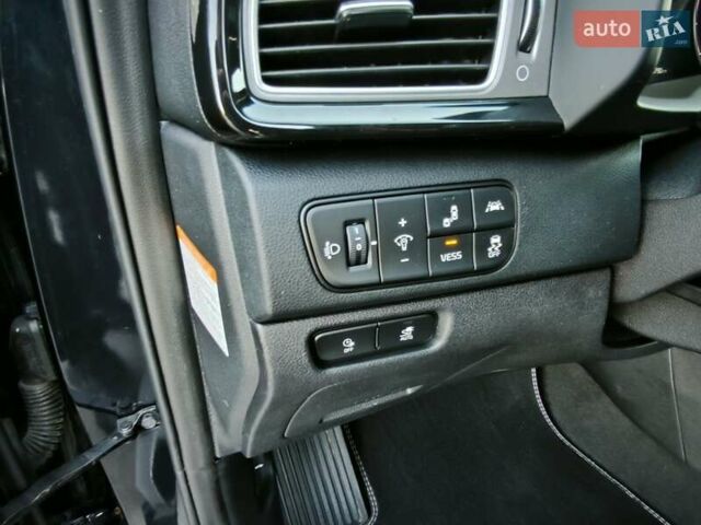 Сірий Кіа Niro, об'ємом двигуна 0 л та пробігом 96 тис. км за 16900 $, фото 13 на Automoto.ua
