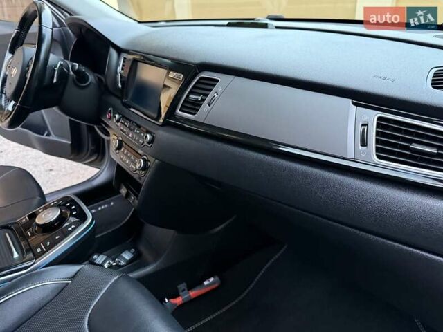 Киа Niro 2020 в Львове на Automoto.ua Серый Киа Niro, объемом двигателя 0 л и пробегом 136 тыс. км за 17950 $, фото 66 на Automoto.ua