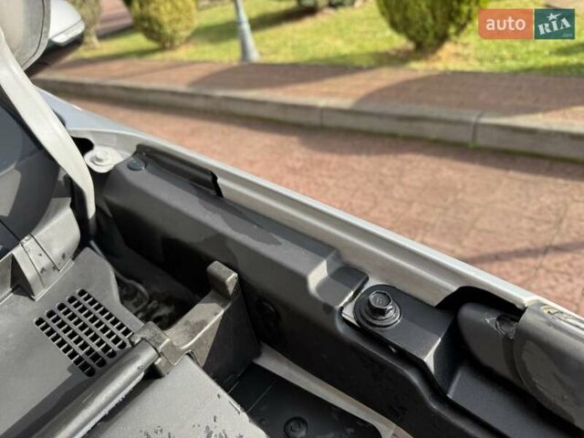 Сірий Кіа Niro, об'ємом двигуна 0 л та пробігом 118 тис. км за 19300 $, фото 139 на Automoto.ua