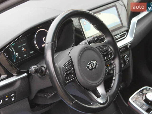 Сірий Кіа Niro, об'ємом двигуна 0 л та пробігом 74 тис. км за 19990 $, фото 24 на Automoto.ua