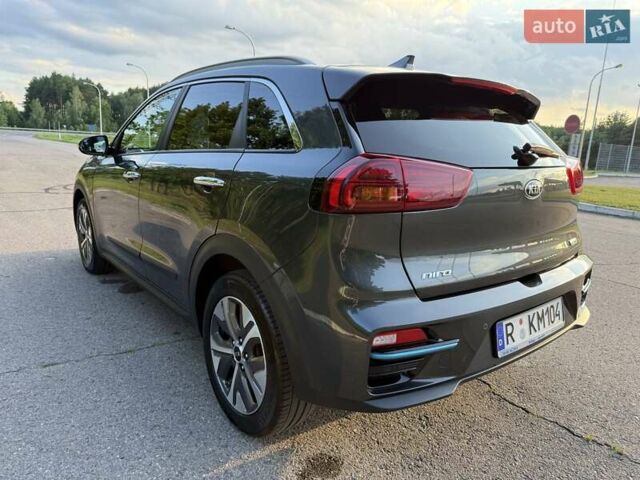 Серый Киа Niro, объемом двигателя 0 л и пробегом 57 тыс. км за 23299 $, фото 4 на Automoto.ua