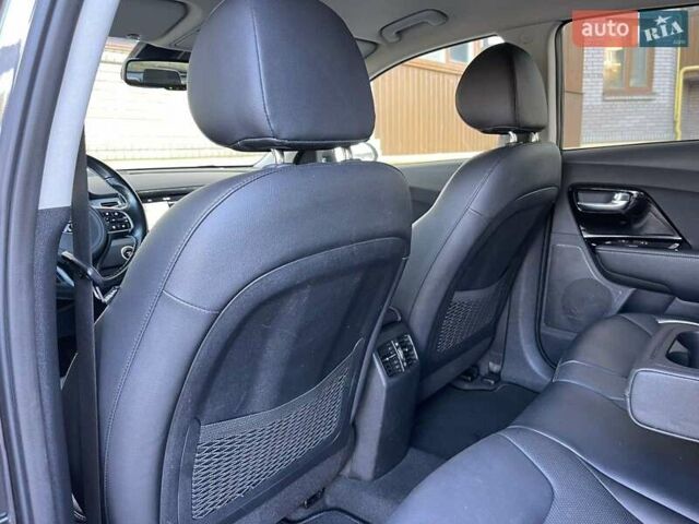 Серый Киа Niro, объемом двигателя 0 л и пробегом 125 тыс. км за 19250 $, фото 46 на Automoto.ua