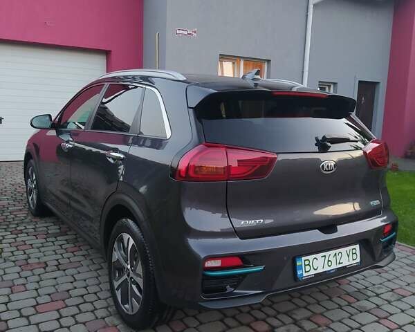 Серый Киа Niro, объемом двигателя 0 л и пробегом 113 тыс. км за 21200 $, фото 3 на Automoto.ua