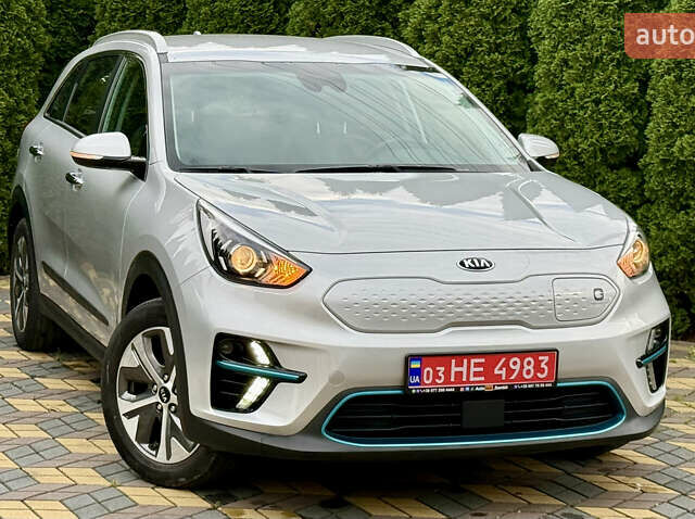 Киа Niro 2020 в Самборе на Automoto.ua Серый Киа Niro, объемом двигателя 0 л и пробегом 59 тыс. км за 20700 $, фото 2 на Automoto.ua