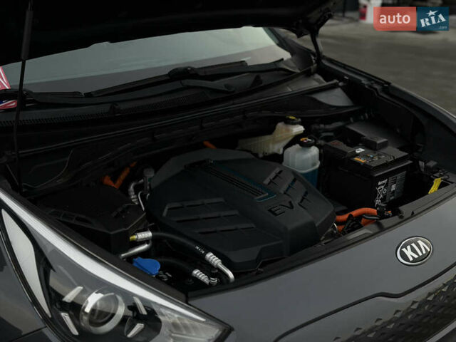 Серый Киа Niro, объемом двигателя 0 л и пробегом 164 тыс. км за 17550 $, фото 24 на Automoto.ua