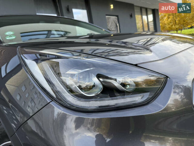 Сірий Кіа Niro, об'ємом двигуна 0 л та пробігом 70 тис. км за 19999 $, фото 4 на Automoto.ua
