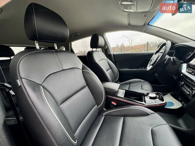 Серый Киа Niro, объемом двигателя 0 л и пробегом 109 тыс. км за 20500 $, фото 25 на Automoto.ua